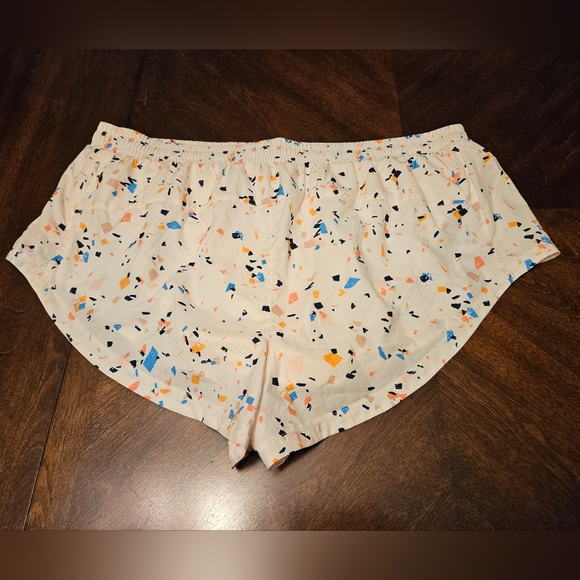 Fabletics shorts NWT - Picture 5 of 8